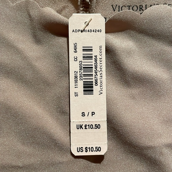 NWT Victoria’s Secret Beige No-Show Seamless Cheeky Scalloped Panty - Picture 4 of 6